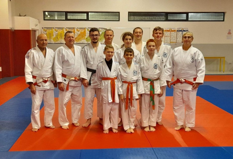 Un bon stage de JU JITSU pour nos judokas du FJH à Aire sur la Lys.