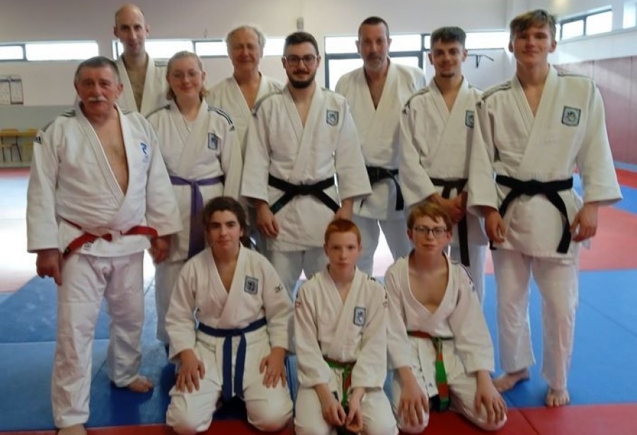 Une dizaine de judokas du Flandres Judo Hazebrouck en stage KATAS à AIRE SUR LA LYS.